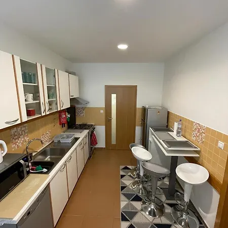 Διαμέρισμα Luxury 2bed Flat With Free Parking *