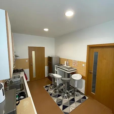 Luxury 2bed Flat With Free Parking Διαμέρισμα Μπρατισλάβα