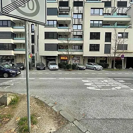 Luxury 2bed Flat With Free Parking Apartment *