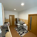 Luxury 2bed Flat With Free Parking شقة براتسيلافا