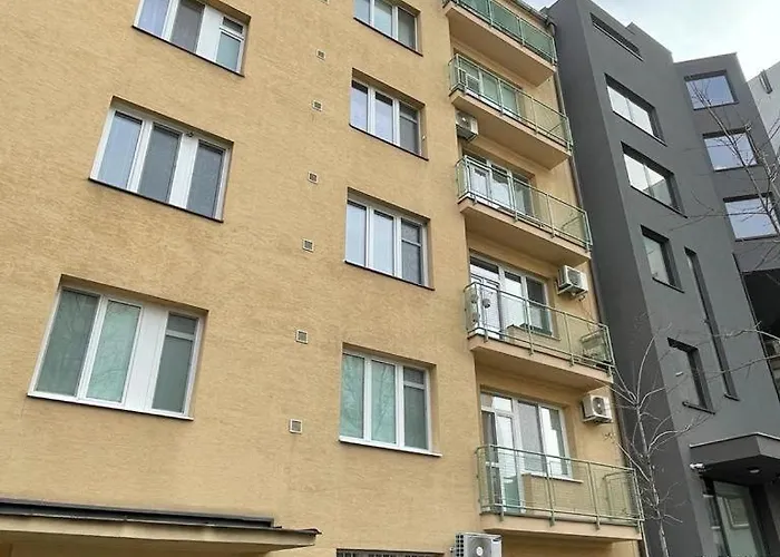 Апартаменти Luxury 2bed Flat With Free Parking *